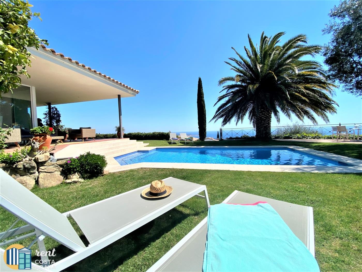 Villa Vista en Mas Nou, con vistas al mar y piscina. en Platja d'Aro