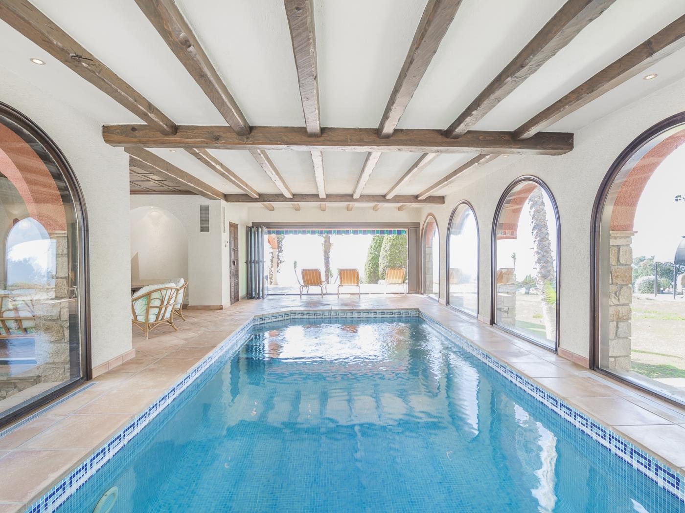 Villa Horizonte amb piscina interior i vistes espectaculars a Platja d'Aro