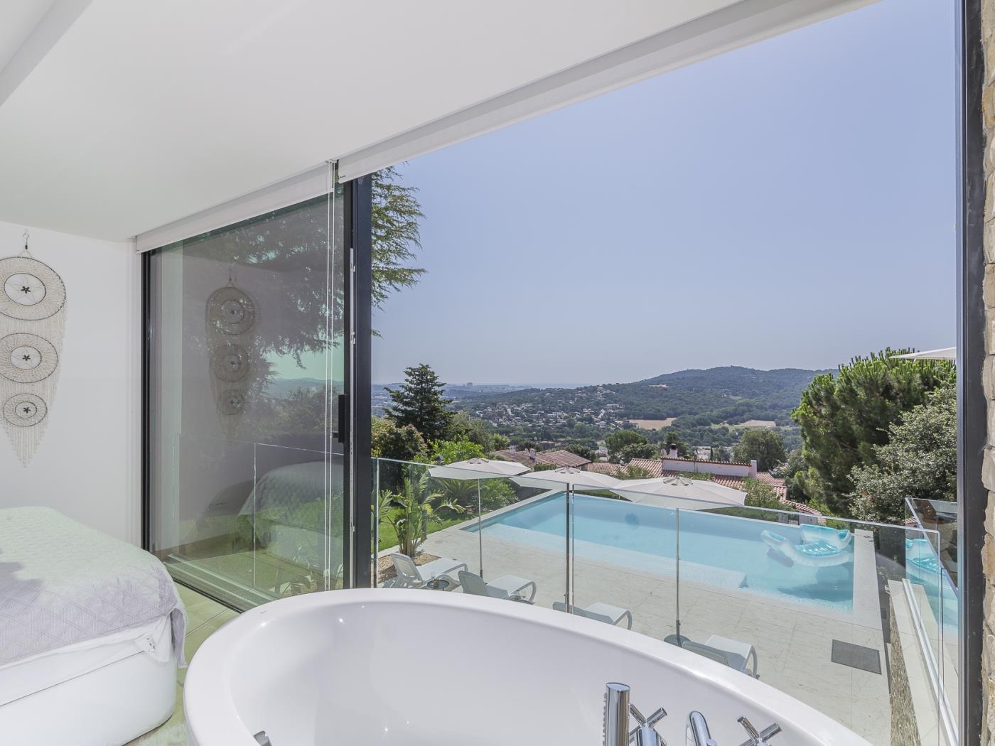 Villa la Dolça with infinity pool, free WIFI, Air Conditioning and seaview. in Calonge