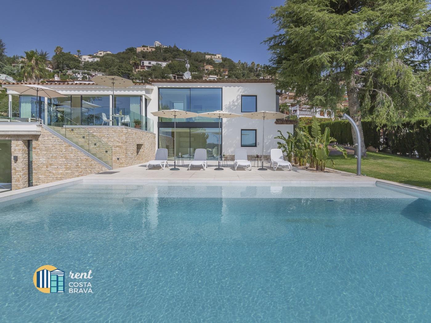 Villa la Dolça mit Infinity-Pool, kostenfreiem WLAN, Klimaanlage und Meerblick. in Calonge