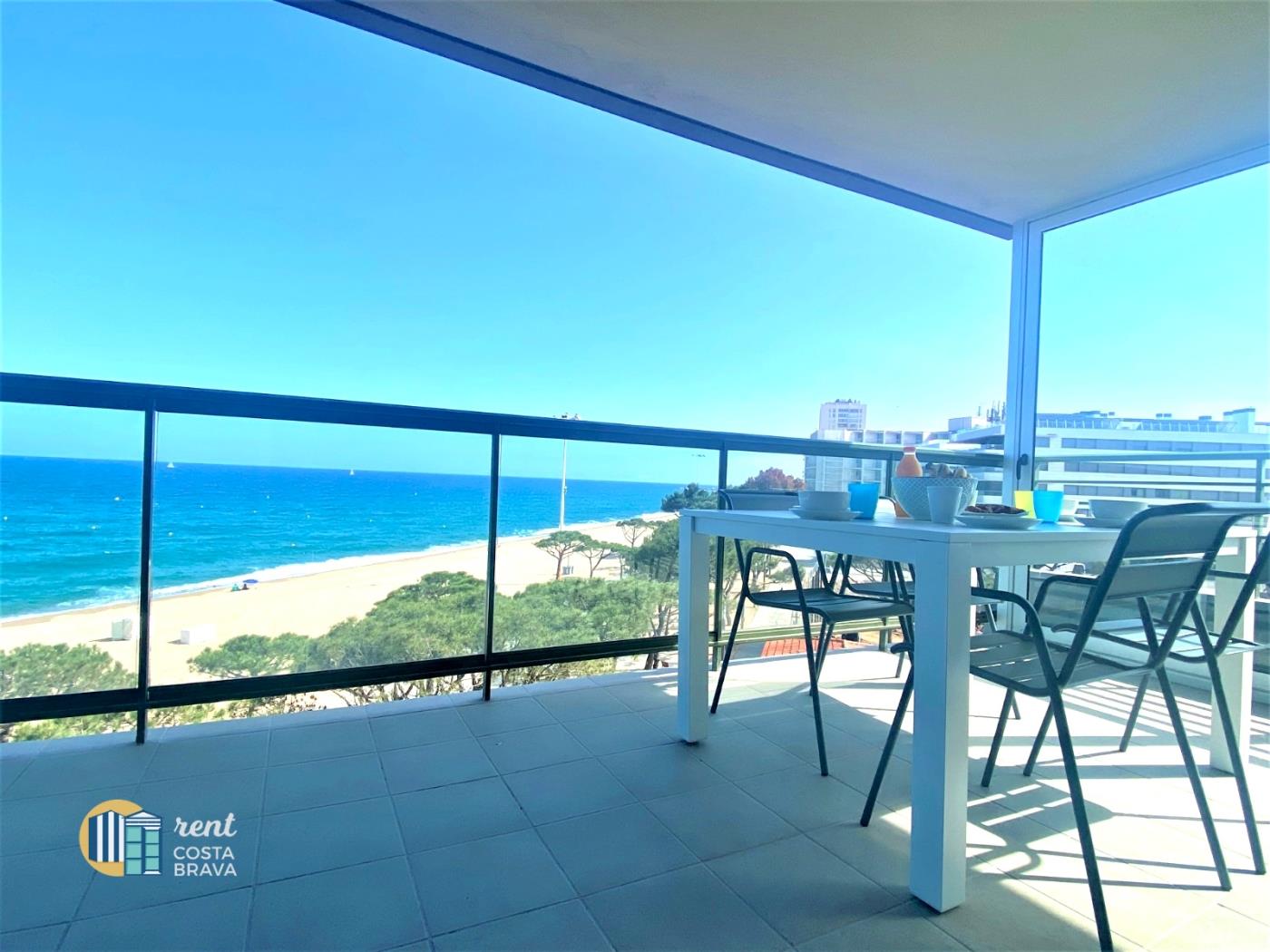 Apartment Blue Fenals direkt am Meer mit Panoramablick auf das Meer in Platja d'Aro
