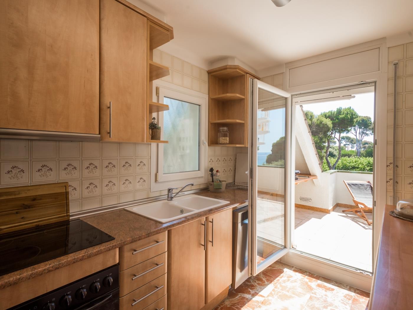 Apto Cala Cristus with sea views just 2 minutes walk from the beach in Calonge