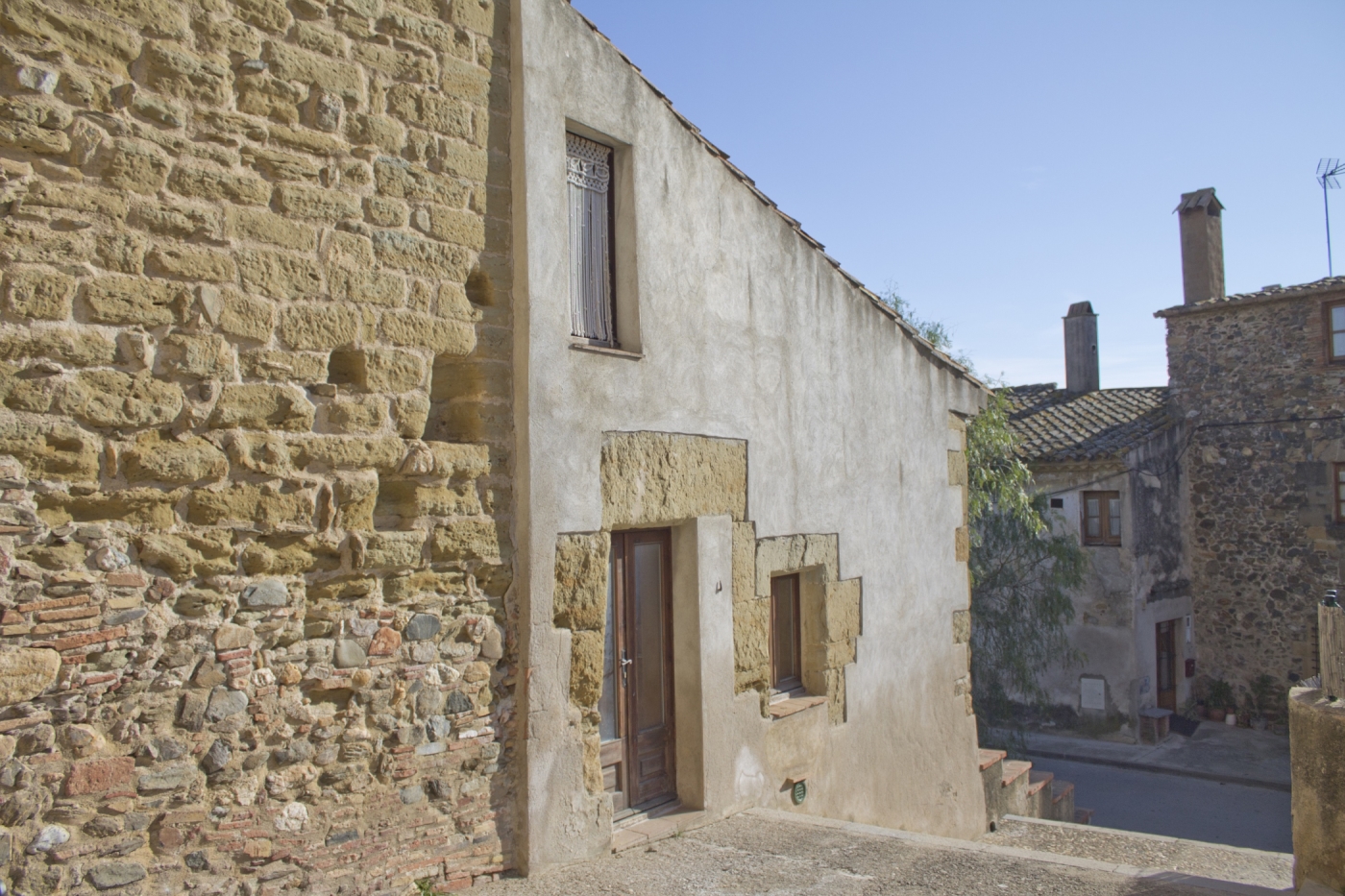 CasaPetita, stilvolles Ferienhaus in einem mittelalterlichen Dorf und in der Näh in Cruïlles, Monells i Sant Sadurní de l'Heura