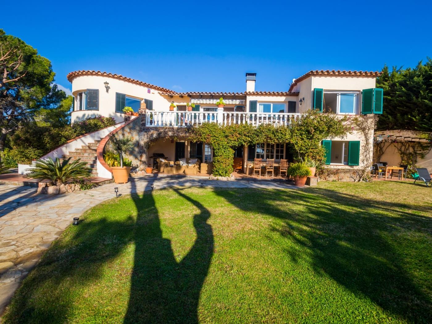 Villa Boréal maison spacieuse avec piscine privée, vue jardin et mer à Calonge