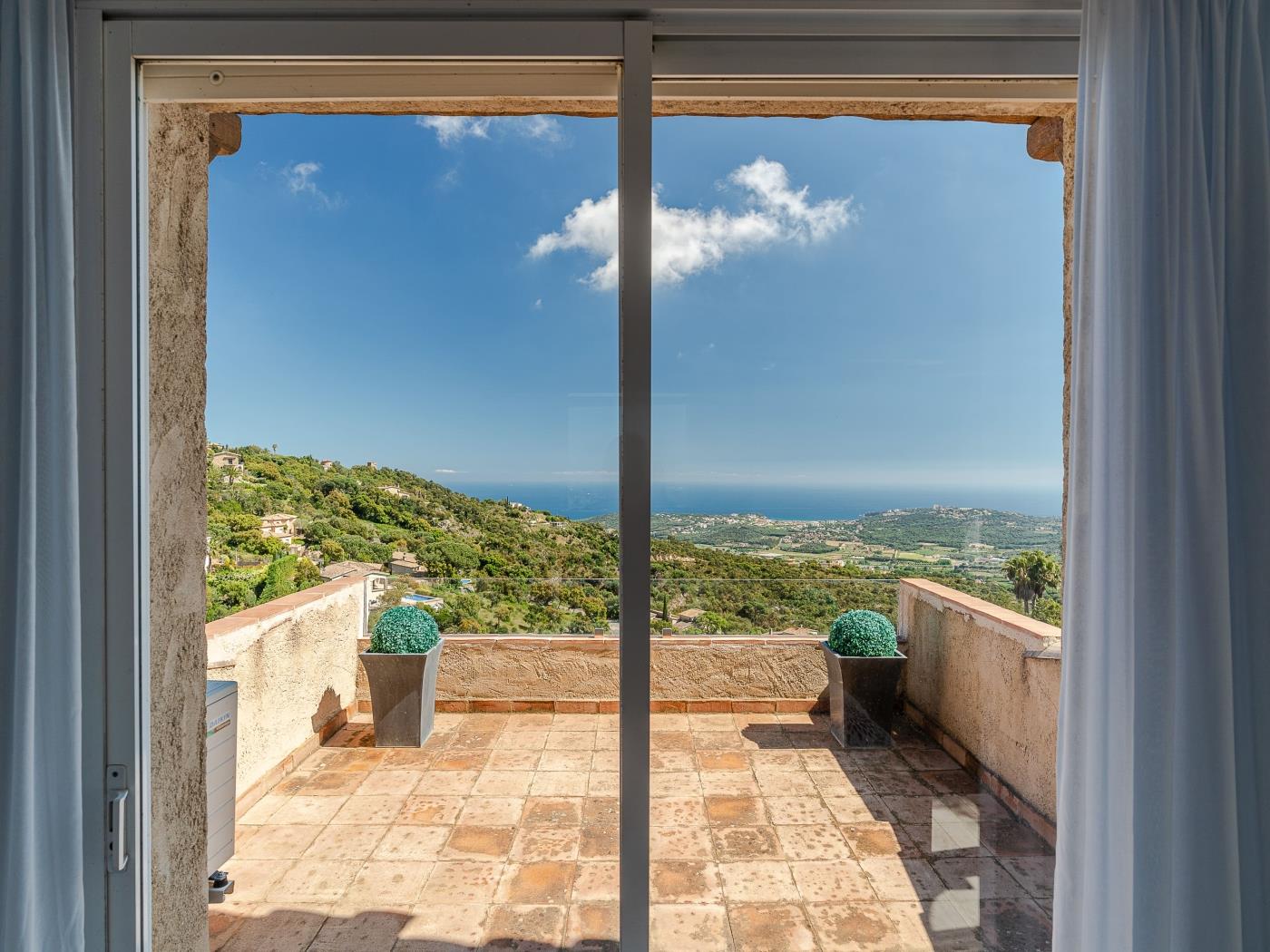 Villa Azucena avec vue sur la mer et les montagnes, piscine, ardin et Wi-Fi à Platja d'Aro