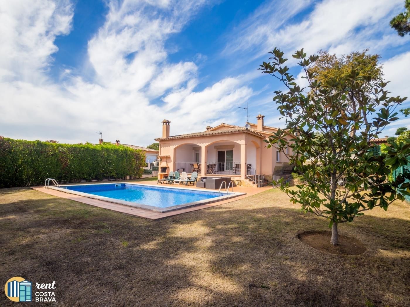 Casa Margarita with private swimming pool and parking space in Calonge