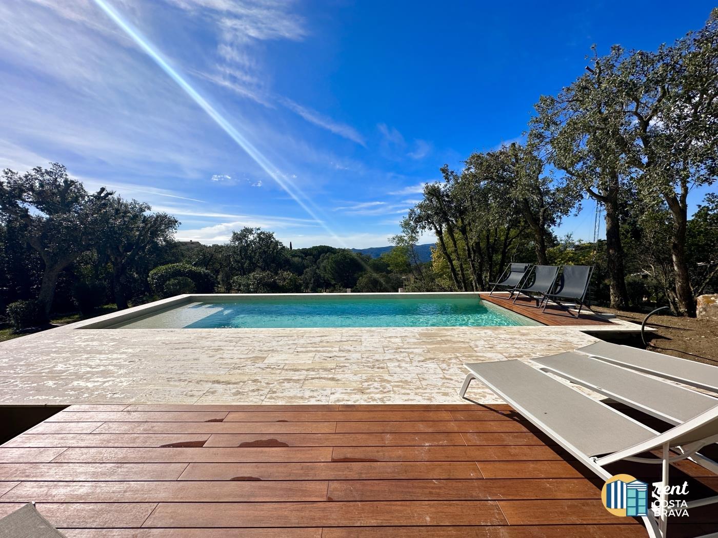 Villa LA KAZ con piscina, espaciosa y luminosa en Castell-Platja d'Aro