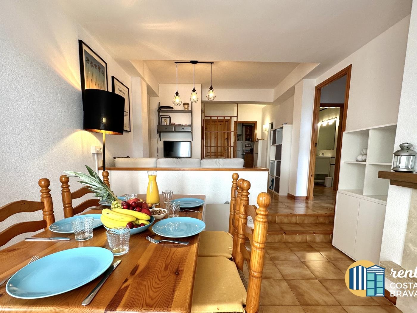 Voramar flat in the centre of Playa de Aro, with parking and swimming pool. in Platja d'Aro