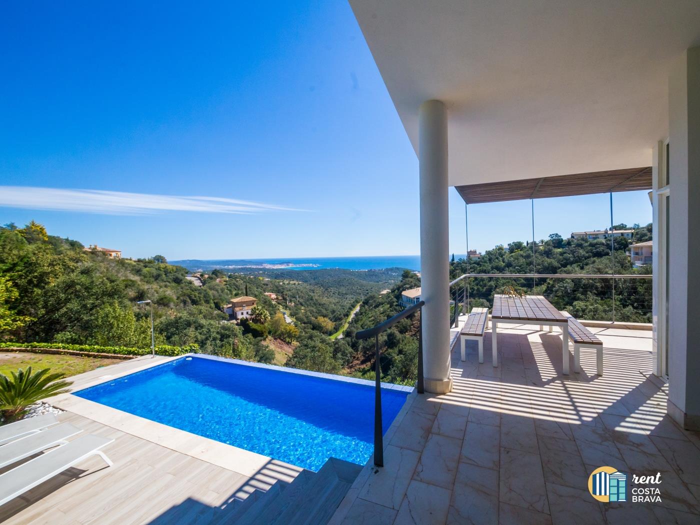 Villa Azalia en Mas Nou, con vistas al mar y piscina en Castell-Platja d'Aro