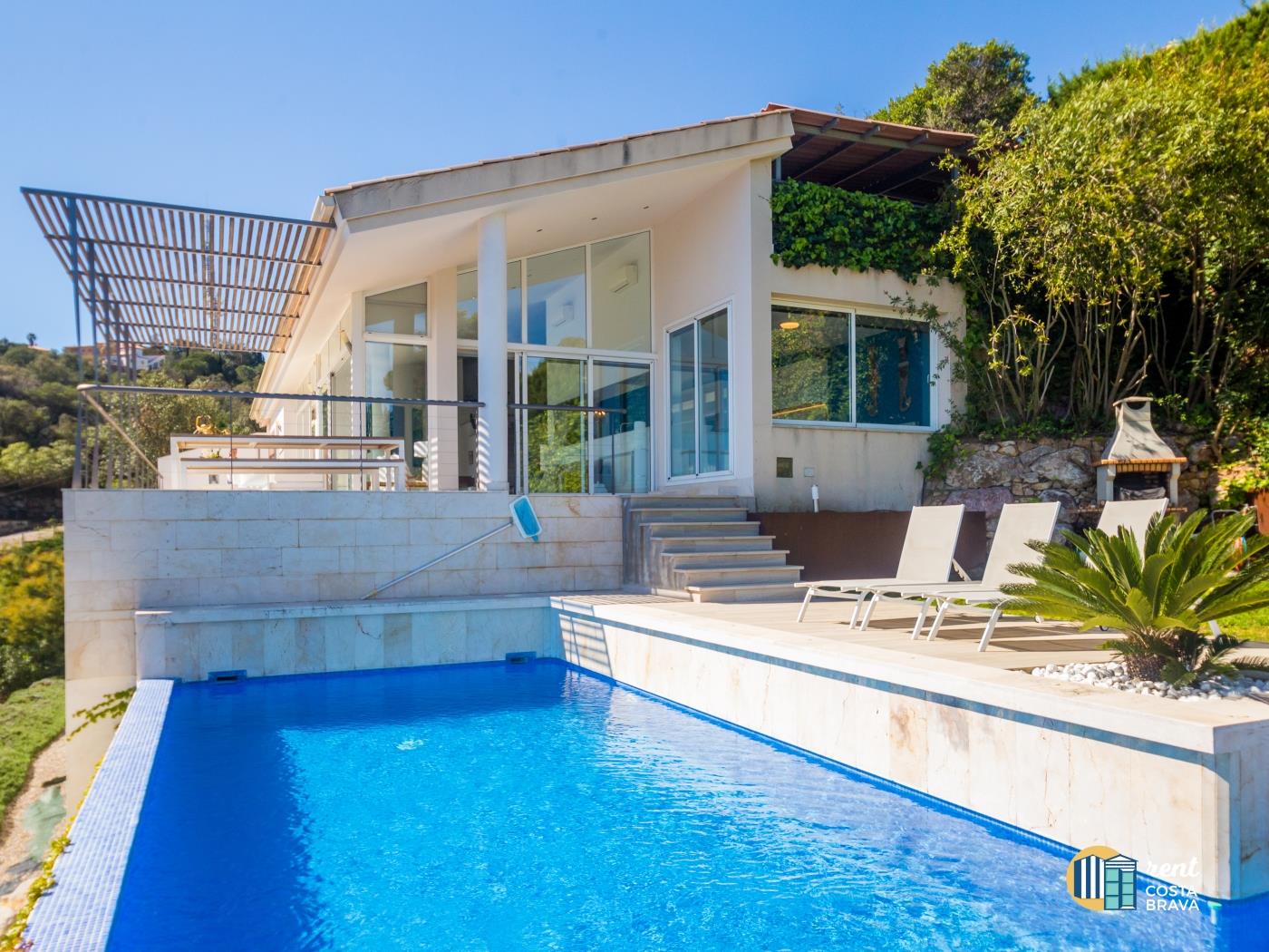 Villa Azalia al Mas Nou, amb vistes al mar i piscina a Castell-Platja d'Aro