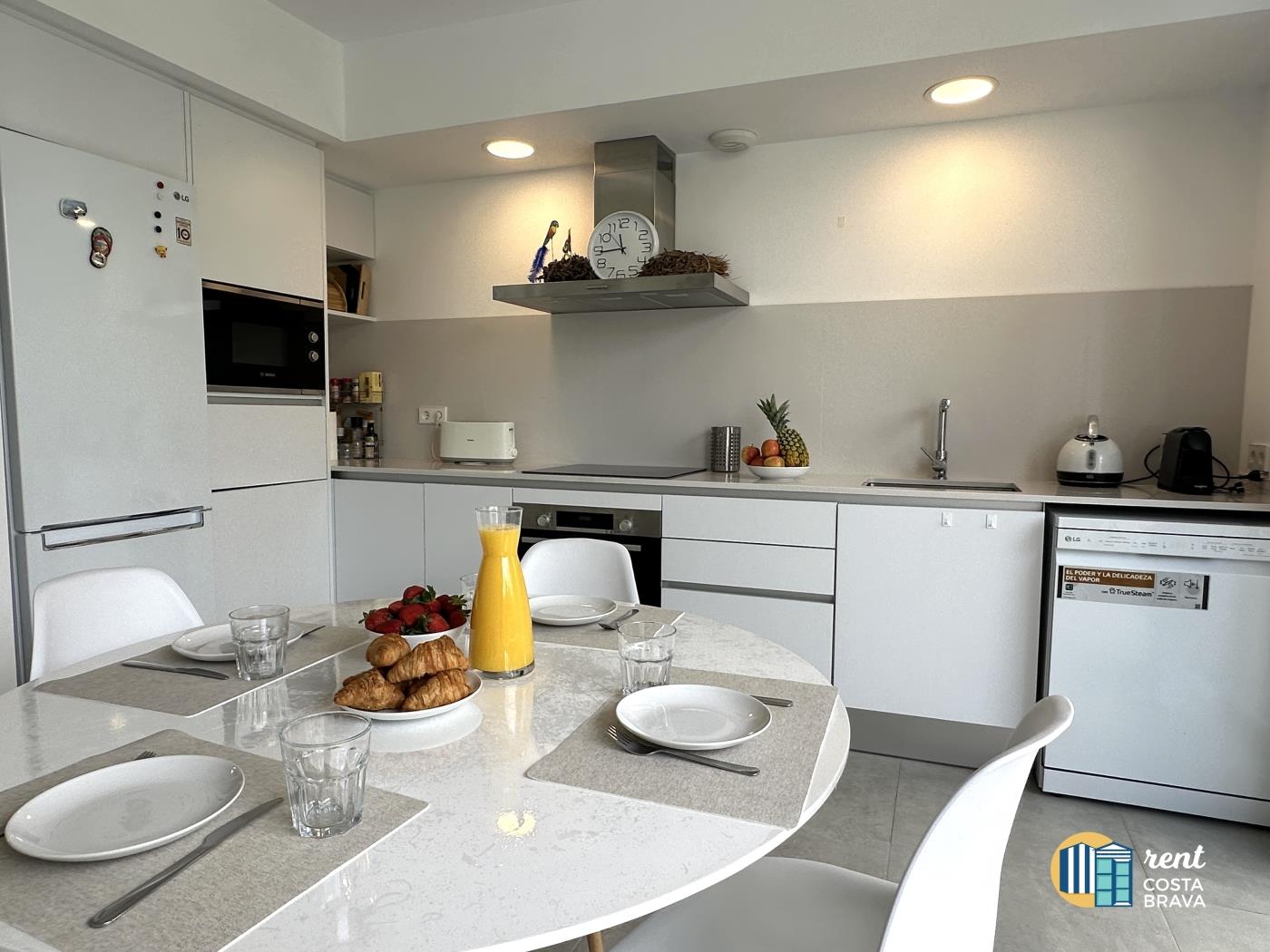 Newly built Jardins flat only 2 minutes walking distance to the city centre in Platja d'Aro