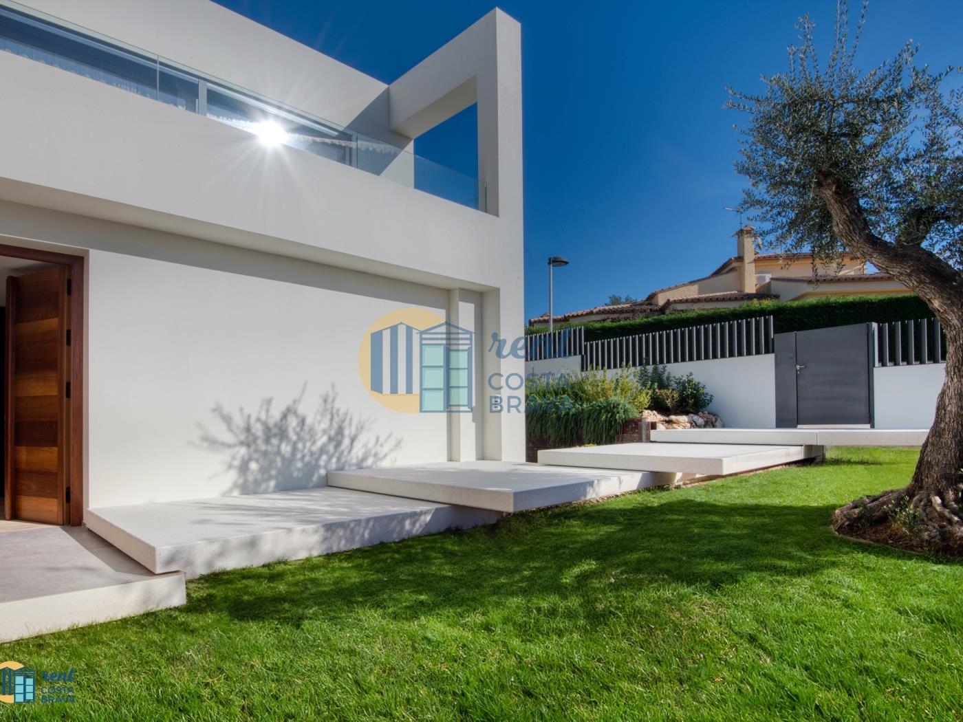 Villa Paradise in the centre of Platja d'Aro in Castell-Platja d'Aro