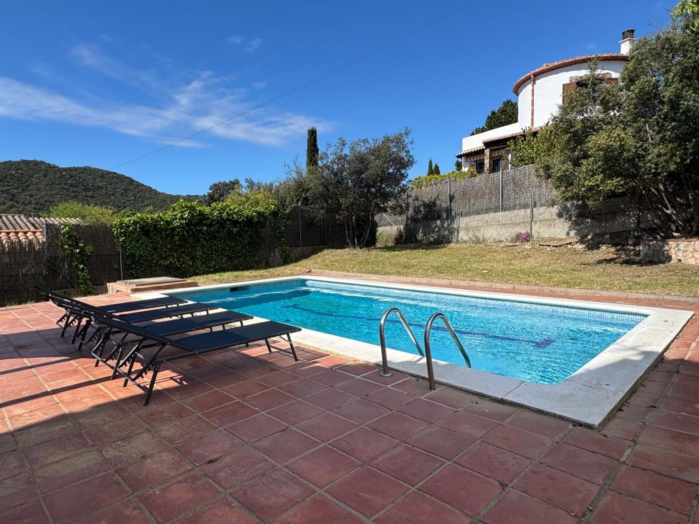 Villa Issop: Elegància i Tranquil·litat a Cabanyes, Calonge a Calonge