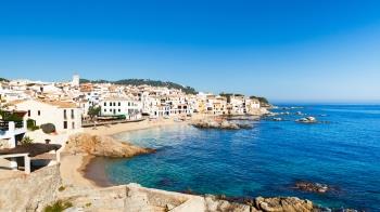Discover the Costa Brava: Guide to Finding the Perfect Apartment for Your Holiday